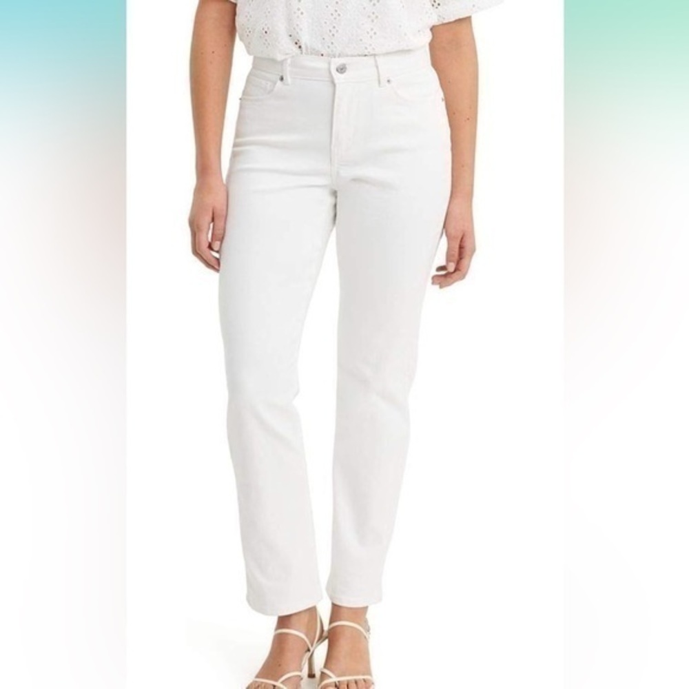 Levi's Women's Classic Straight Jeans